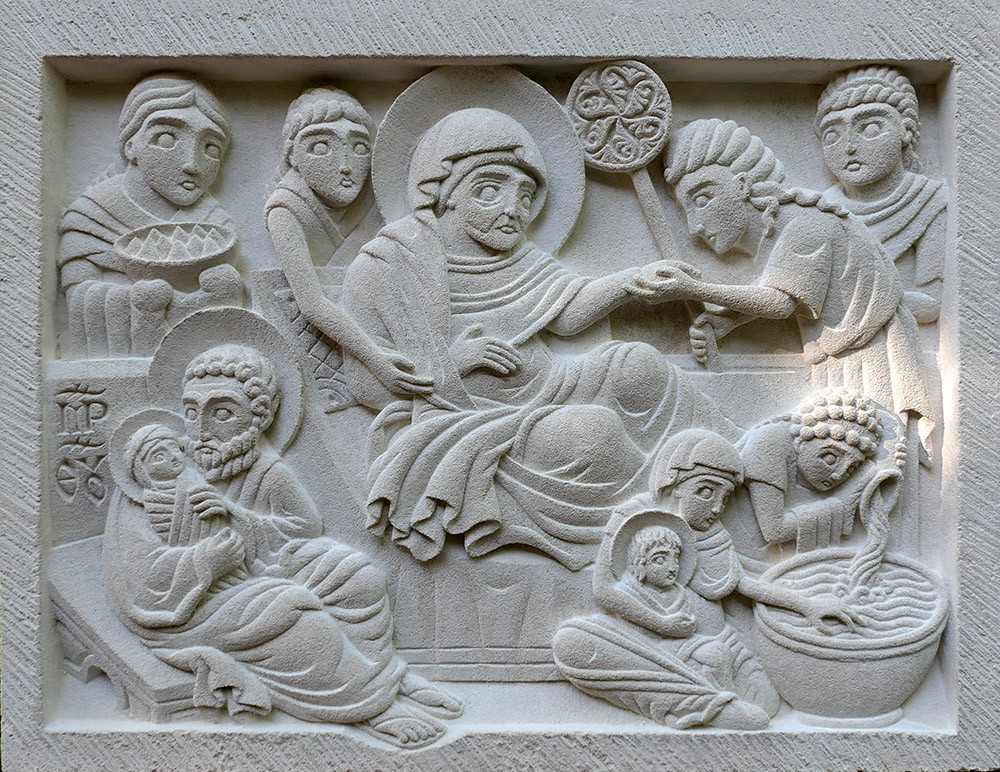 Bas-relief représentant la nativité de la Mère de Dieu d'après l'iconographie orthodoxe.
